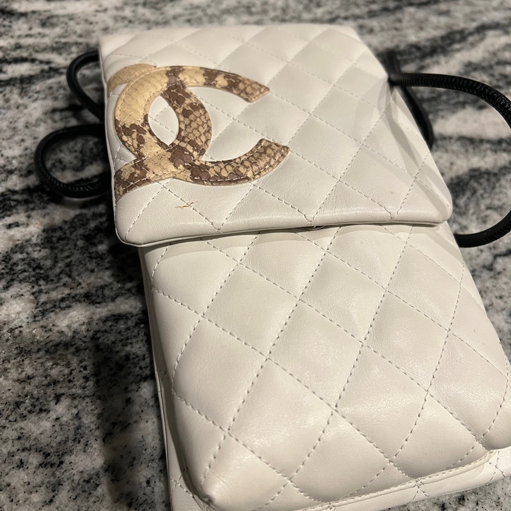Auth CHANEL Cambon Line Crossbody Shoulder Bag White/Black Lambskin - n9942992